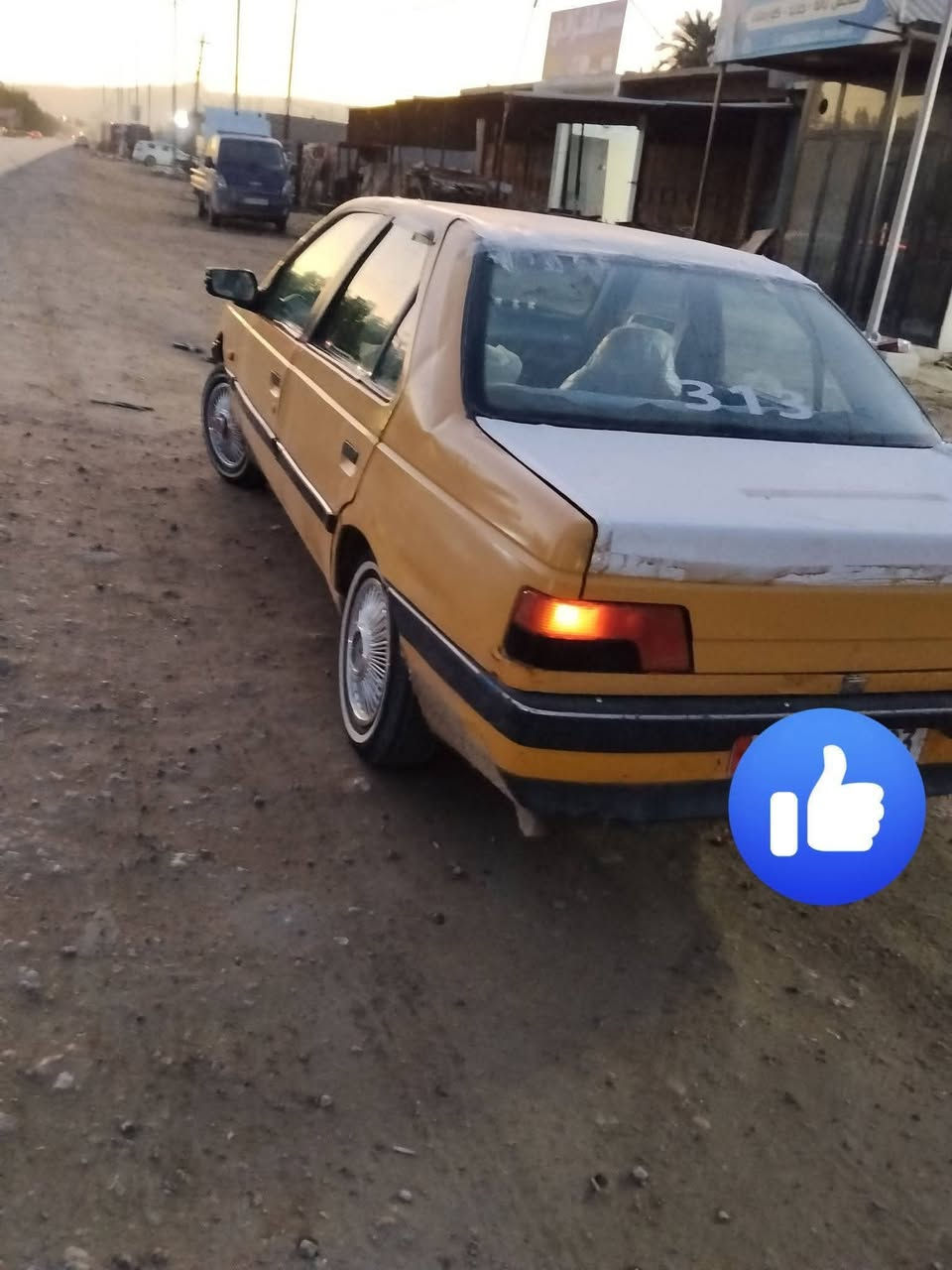 سلام عليكم ورحمه وبركاته من رخصة مدير الكروب سياره بيجو جيكلاس موديل ٢٠٠٩ رقم بابل انكليزي مصفره هيئه وغرامات سنويه ل٢٩ هزه بيه كير ومحرك مكفول ولحداديه وصط ب١٦ وبيه مجال الشراي بي خير ويدلل رقم الهاتف ***********
