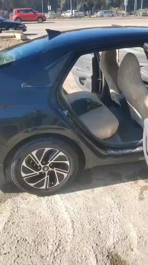 سلام عليكم النتره موديل 23 وارد امريكي ضرر جامرلغ وبنيد بدون دواخل بدون ارباك فول عده الفتحه كير مكينه بعده شركه كله مكفول ماشيه شي قليل ارقام جديده السياره معوقين بسم جاري سعر السياره 130 وبيهاا مجال مكان السياره ديالى بعقوبه ***********
