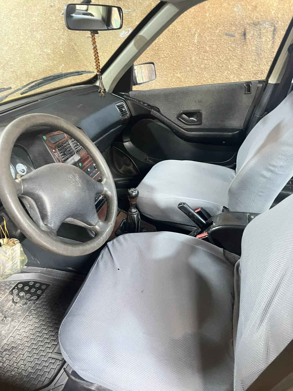 سلام عليكم سياره بيجو بارص 2015 رقم بغداد بأسمي جاهزه من كلشي ما عده الكير بيه مشكله السعر 45 ورقه وبيها مجال العنوان بغداد الزعفرانيه
الاتصال على الرقم : ***********
