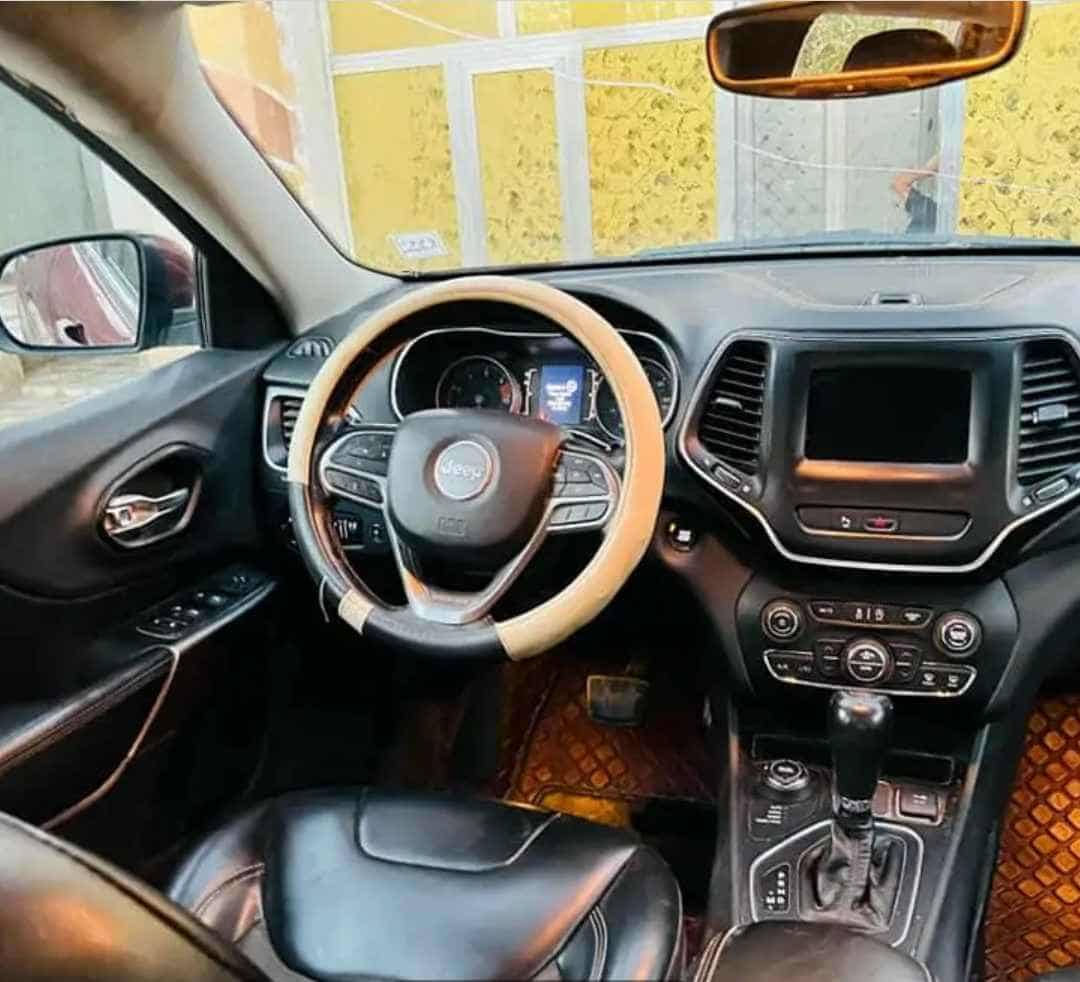 السلام عليكم
جيب شيروكي فئة بزون

الضرر بنيد وجاملغ فقط

موديل 2019

محرك 2400 / 4 سلندر 

كير محرك مكفولات 

حدادية جديدة 

شاشة 

داخل جلد 

سايد بريك كهرباء 

لايت زنون 

منافذ شحن

السعر135وبيها مجال 

عنوان ذي قار 

للاستفسار***********
