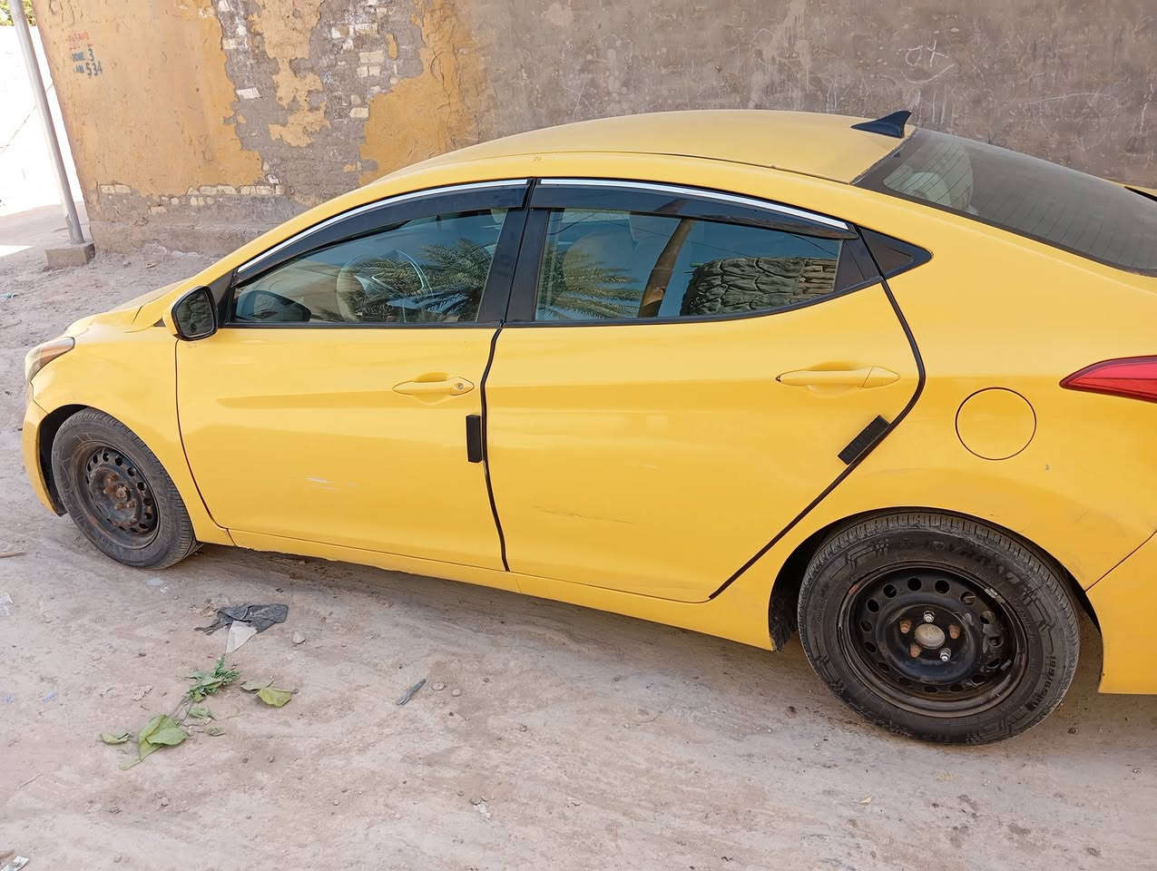 السلام عليكم
النترا للبيع موديل 2012
خليجي 
مكان حله 
رقم بغداد 
مصفره هيئه و غرامات 
تجي تفحص تأخذ سونار و تحكم عليها 
***********
