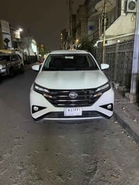 تيوتا راش موديل 2019 لون ابيض  رقم بغداد الإنكليزي الجديد سنويه وهزه ج...