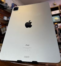 ايباد 11 1m بطاريه 80 السعر 550شراي اتصل 07751501071