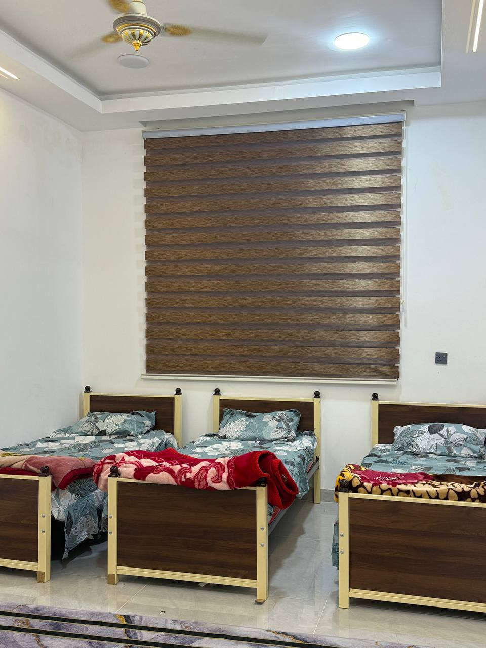 مزرعة للعوائل✔️والشباب.  موثقه بتطبيق اجرلي- Ajirly لتأجير المزارع السياحية        
على شط دجله بغداد الزعفرانيه
بنضام الشفتات✔️
شفت صباحي من9الى6مساء
شفت مسائي من8الى7 صباح 
متوفر✔️✔️✔️
جلسه مطله عل شط 😳
حديقة كبيرا جدا تصلح للمناسبات 🎈واعياد الميلاد 🎂🎉
مكان خارجي مخصص لشوي السمك والمشاوي 🍖
كهرباء متوفرا على مدار 24ساعه 👍
ومكيف 24بدون انقطاع 🥶
فيشه🏀
بليارد
منضده
مسبح🏊
صاله كبيرا      موثث بشكل لطيف ✔️
🛑2غرف منام 🛌
🛑2صحيات شرقي وغربي 🛀
🛑مطبخ متكامل🍽️ 
🛑كراج كبير 🚗🚙
العنوان بغداد الزعفرانيه
للحجز الاتصال ***********
🛑🛑...
متوفر واتساب او مراسله الصفحه
