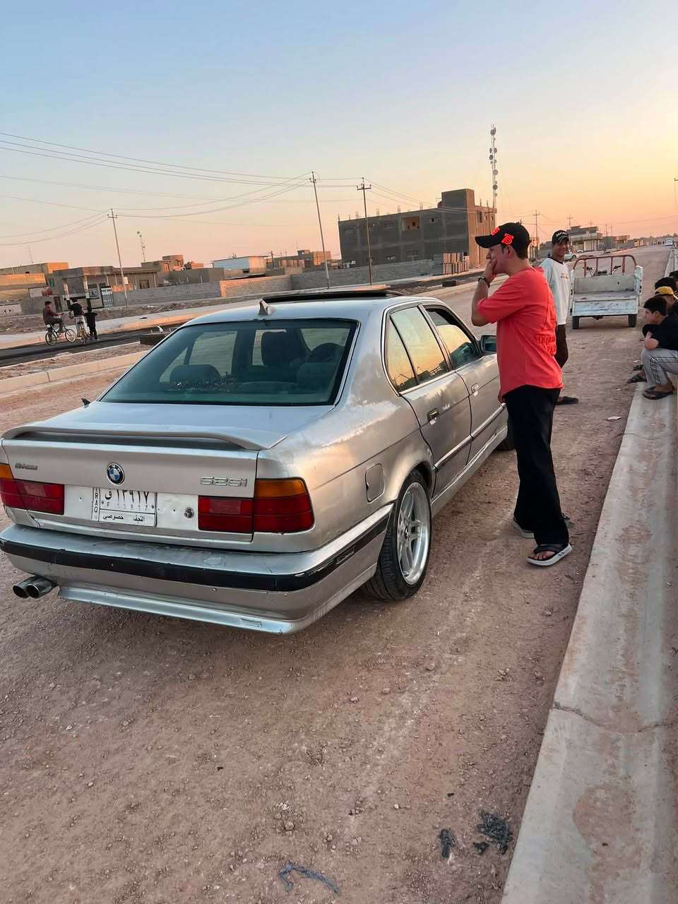 سلام عليكم بي ام للبيع السعر 35 وبيها مجال بسيط مكان سماوه موديل 91 حجم 535 كل شي بيها شغال حداديه جديده المكان سماوه ***********
