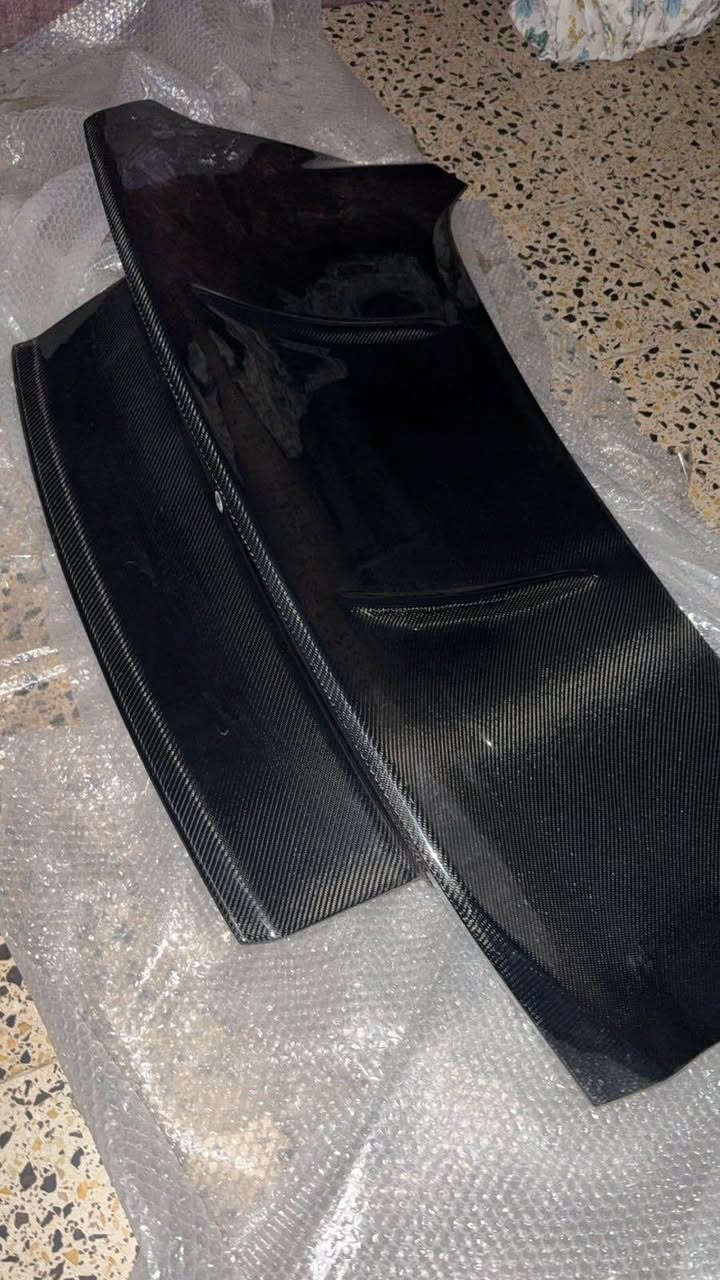 سلام عليكم 
صندوك كاربون فايبر للبيع ( موستنك) يرهم من موديلات ١٥ لحد ٢٣ كاربون فايبر حقيقي 
تواصل
*********** بغداد, العراق
