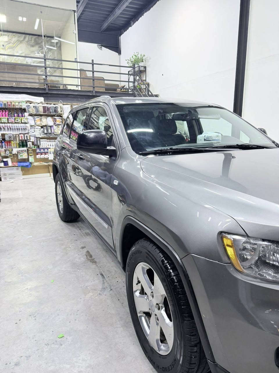 جيب لاريدو
موديل 12 
وارد امريكي 
بيه 3 قطع صبغ  وكرت  بدون دواخل فتحه كشن كهرباء بصمه ابواب  محرك  6 سلندر 3600  جاهزه مابيه اي نقص  تخم تاير حداديه محرك جديد رقم بغداد تحويل سعر 147 وبيه مجال عنوان الصويره.  ***********
