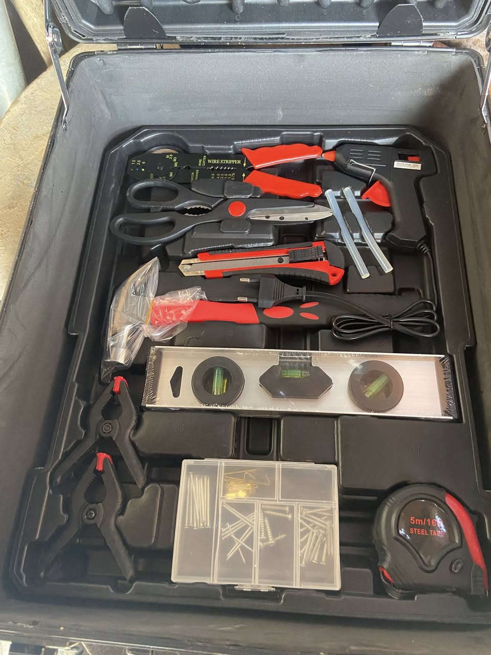 السلام عليكم بيع عدد شلع شغالات أصليات السعر ٢٣٠مكاني زعفرانيه ***********
