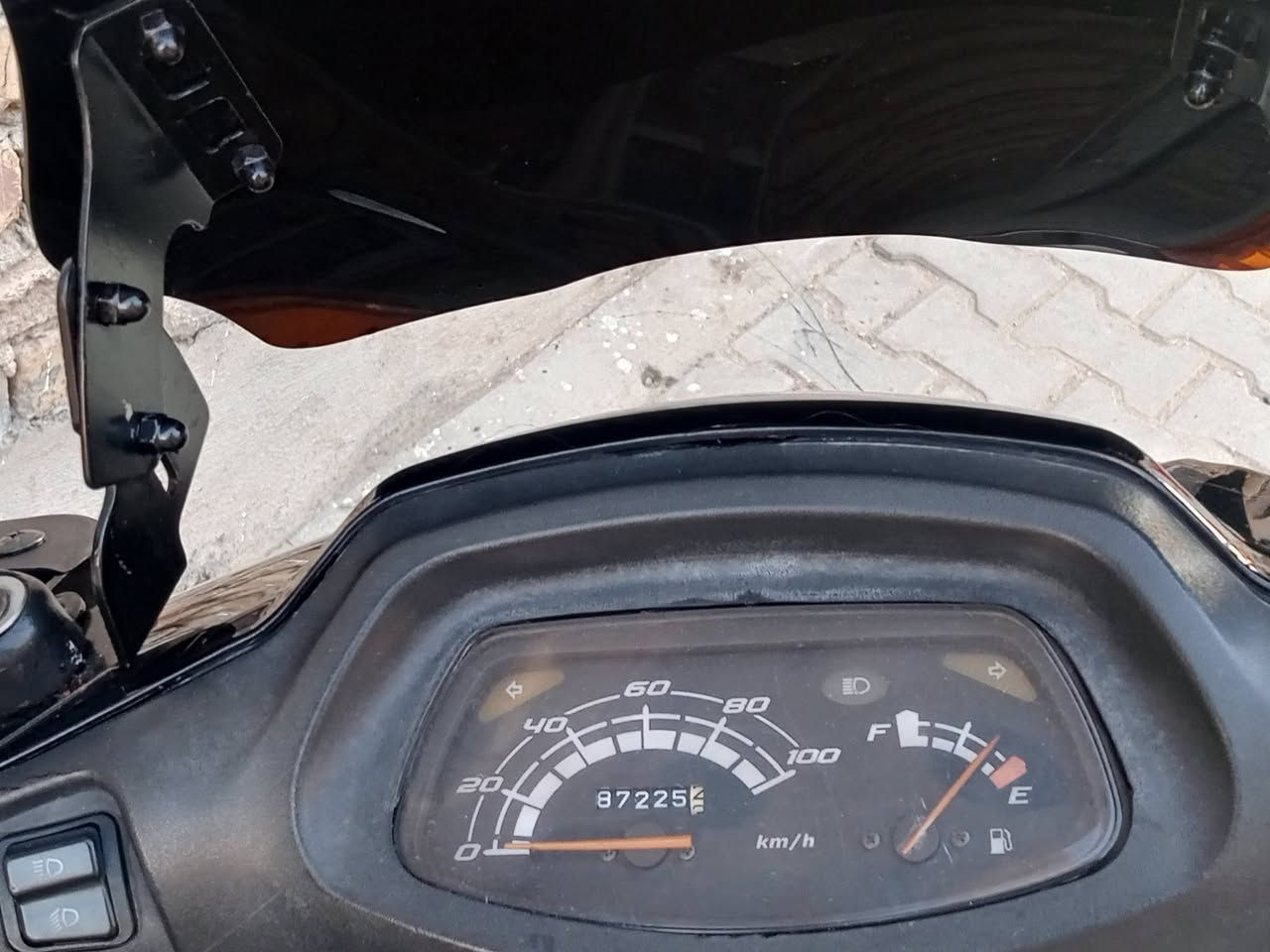 السلام عليكم سبيسي ياباني شغاله سلف هندر مكينه مفتوحه رايمر كفرات اصلي ابو ختم كيلو متر طوافه كله شغال قفل جنطه ستيرن كله بلاديه ب600 وبيه مجال قليل ***********
