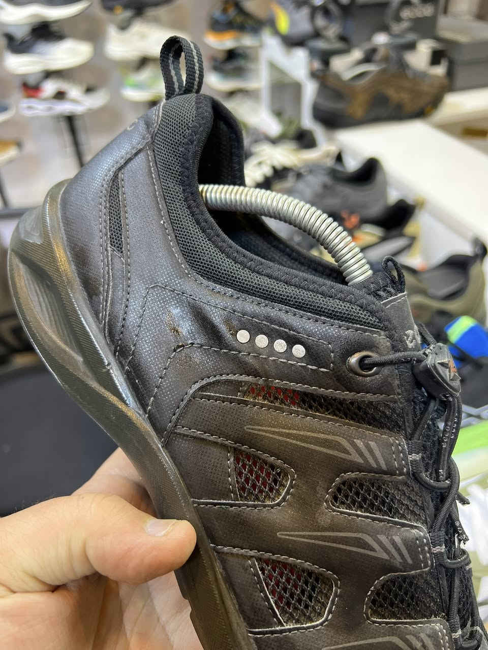 ماركه ايكو صيفي طبي خفيف باله اصلي شرط نظافه

…………. قياس44……… طول القدم28

………… السعر60 الف


**إذا كنت صاحب هذا الإعلان وتريد حذفه لأي سبب، رجاءا أرسل رسالة إلى الدعم الفني**