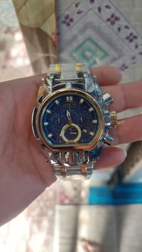 هذه الساعة هي Invicta Bolt Zeus.   #واتساب07838171739