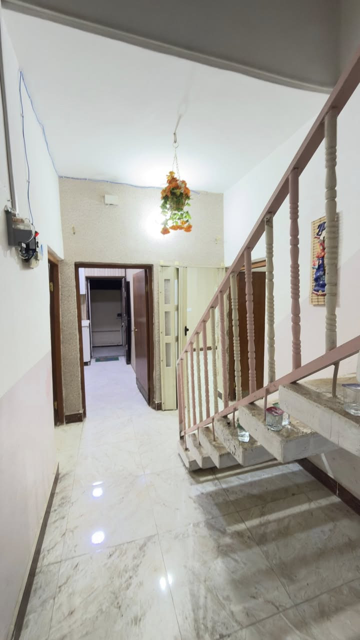 #اعلان
دار للبيع مساحة 120متر مربع

#الموصفات غرفتين نوم استقبال مطبغ مجموعة درج اصغير بيتونه غرفه طابق فوك سيراميك سقف ثانوي 

#الجنس العقار طابو صرف 

#العنوان ديالى خانقين حي رمضان قرب سوبرماركت ابو كاوه

#اتصال مكتب علي الوندي للعقارات ومقاولات 

***********
