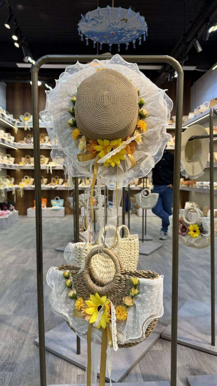 حلويات العيد يمنه غييير  
حقيبه وشفقه حياكه يدويه 
لحكو حجزو 
متوفر  جمله ومفرد 
***********
https://t.me/zmkaton
