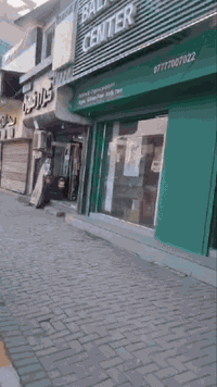 محلات تجاريه للايجار موقع متميز العنوان الوزيريه مجاور مستشفى السفير ل...