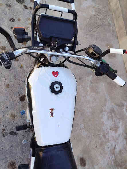 سلام عليكم  بيع مستعجل 310
سيفان🏍🏍

موديل 21

محرك مفتوح🛠🔧🔩

هندر فالت مخليله سرنك خارجي 👍

عداد شاشه مامربوط  👍📟📟

كهربائيات شغال💡🚥🚦

سلف يعوزه باتري 🔋🔌🪫🪫

العنوان صلاح الدين قضاء العلم 👉👉👉👉👉👉👉
☎️***********📲***********☎️
