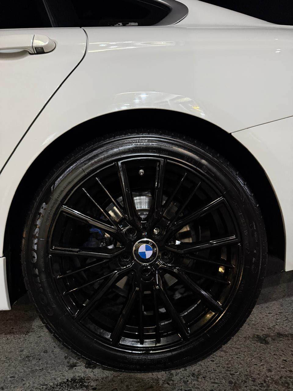 سلام عليكم 
للبيع او مراوس حسب القناعة
BMW 430 XDraiv ☠️🚀kit M 2017
75000 mi
4cylinder twin power turbo
السيارة وارد امريكي فول مواصفات ١/١ فتحة سقف كشانت جلد و تدفئة وبصمات و صندوق شفط
4 وظعيات قيادة ايكو و نورمال و سبورت و سبورت بلاس 
شاش كبير 
ماوس كبير
 وحساسات و كامرة و تحديد سرعة و تحديد مسار داخل بيج تبريد قطتين 
وبعد هواية مواصفات
تخم ويل جديد M 
تخم تاير جديد 
سرفس عام جديد 
بيهة قطعتين صبغ جاملغ سكن و بنيد بدون دواخل 
ملاحظة المحرك B46 المعروف بالقوة مو N20
قير و مكينة و حدادية و كهربائيات كلشي بشرط بشرط 
السعر $216 ورقة و بيهة مجال 
عنواني دهوك
***********
*********** السليمانية, العراق
