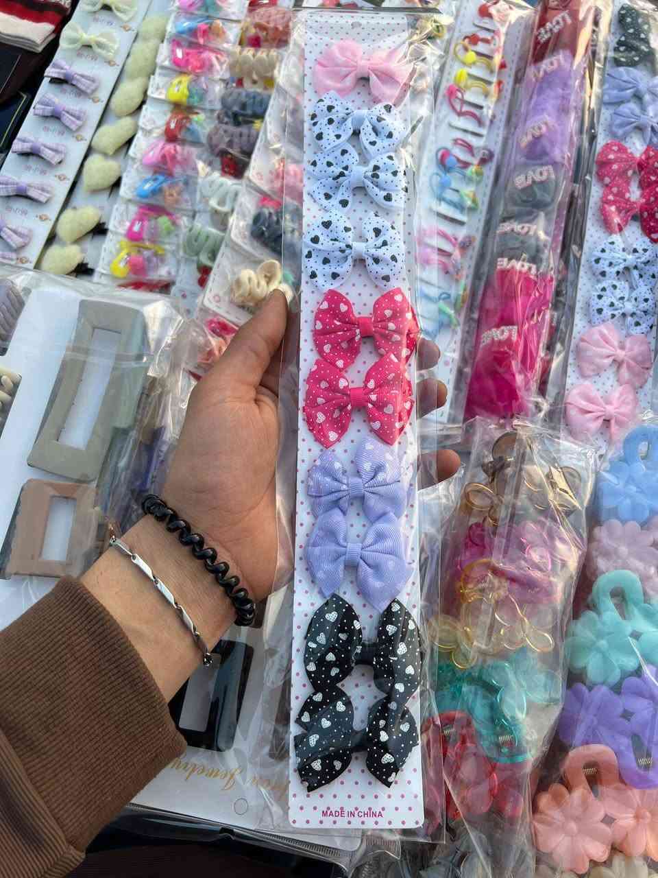 ---
العلكايه الشارع الأول 

لأجمل الإكسسوارات النسائية 💍💫

جديدنا وصل 🤍
قطع أنيقة – تصاميم عصرية – أسعار تناسب الجميع 🌸

كوني متألقة بكل مناسبة مع إكسسوارات الدر ✨

📱 للاستفسار والطلبات: [*********** ]

يوجد توصيل لجميع المحافظات
#explore #photography #fyp #اكسسوارات#مدارس
