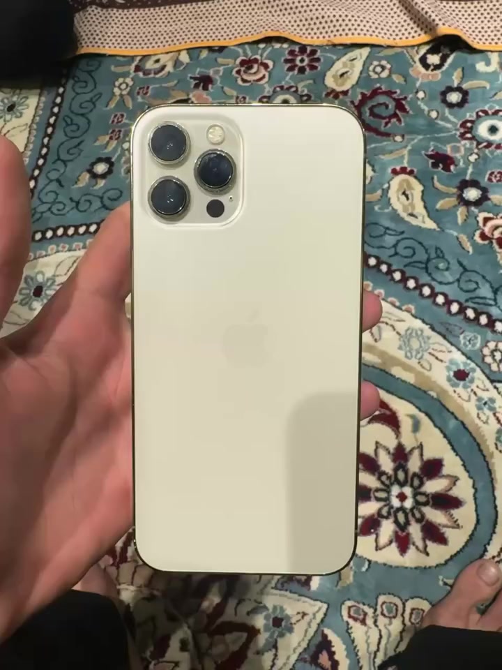 سلام عليكم 
ايفون 12 pro max
الجهاز نضيف كلش
مابي اي شخط 
مجرد بس مستبدل بطاريه اصليه وتقره 100 
والكارتونه مال الجهاز مو الاصليه
سعر 550 وبي مجال مكاني كربلاء 
راسلني واتساب وبيكم خير ودللو  
***********
