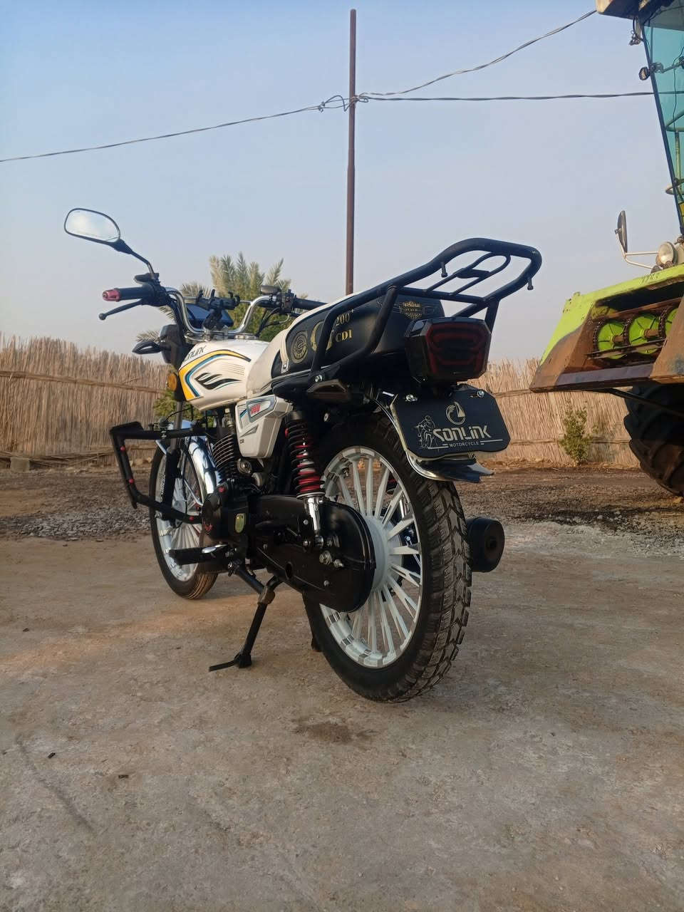 السلام عليكم دراجه للبيع موديل 25ماماشيه قليل لمكان واسط عزيزيه سعر خاص ***********/***********1
