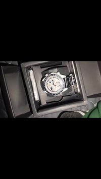 ساعة • تواصل خاص