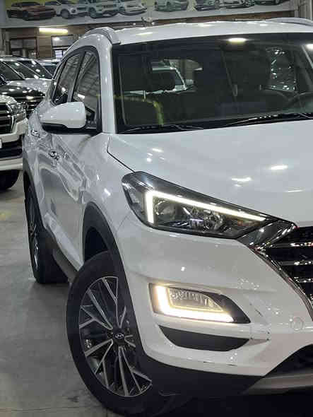 سلام عليكم توسان 2020 خليجي رقم بغداد 
مكفوله كفاله عامه من صبغ بارد تبديل رصعات شخوط سياره جداً نظيفه ومحافظين عليها 
مواصفات 
بصمه ابواب 
داخل صاج
شاشه وسطيه  
جلد قرميدي 
لدات امامي 
حساسات امامي خلفي 
مري شفط + ترحيب 
كامره خلفيه 
تحكمات مقود 

سياره مكفوله كفاله عامه كشر وكير ومكينه 

مكان السياره بغداد 
سونار واتس

سعر 207 وبيها مجال 

***********
