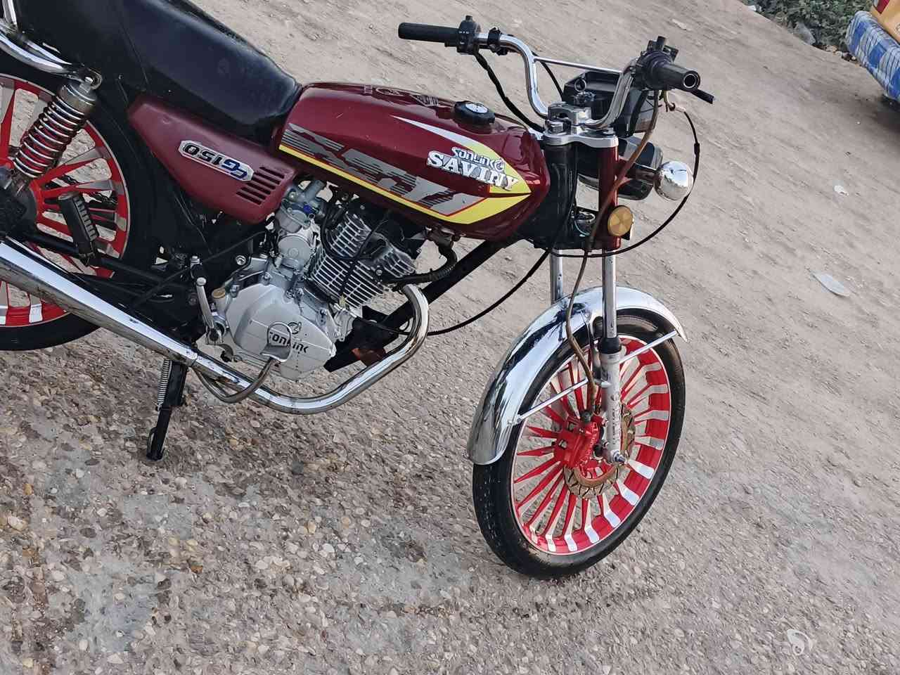 السلام عليكم دراجه سيفان للبيع مديل 22 بيها تبخير مستحقة تجفيت   وعوزها دواسة مال رجلين وستان صفح أوراق أصولي سعرها 650 ألف لتواصل *********** وتساب
