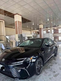 كامري • ٢٠٢٥ • ٧٠٠٠٠ كم