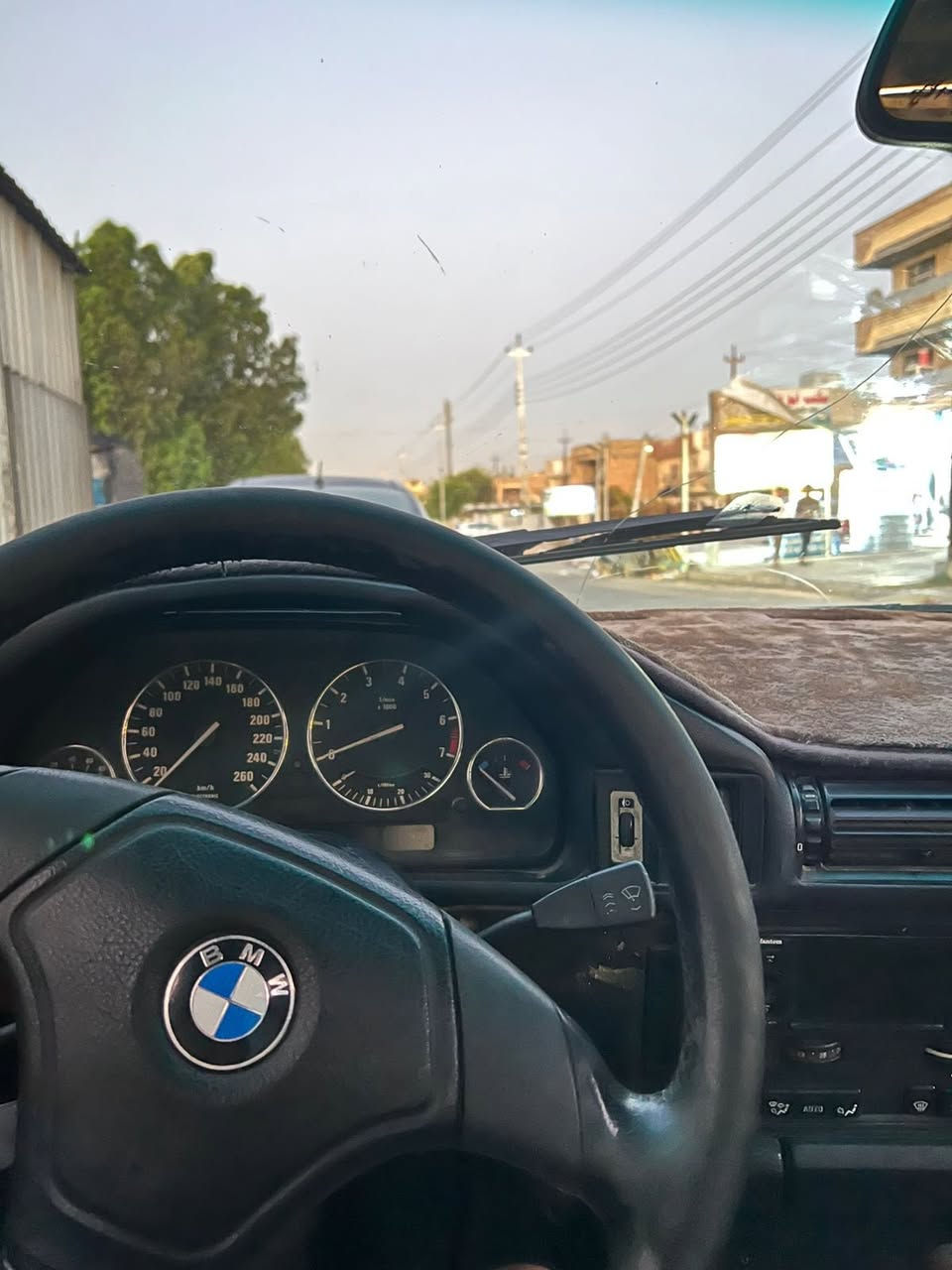 السلام عليكم BMW535 للبيع او مراوس حسب القناعة السيارة نضيفة نقصها ايرفلو للاستفسار اتصل *********** 
***********
مكاني بغداد حي العامل
