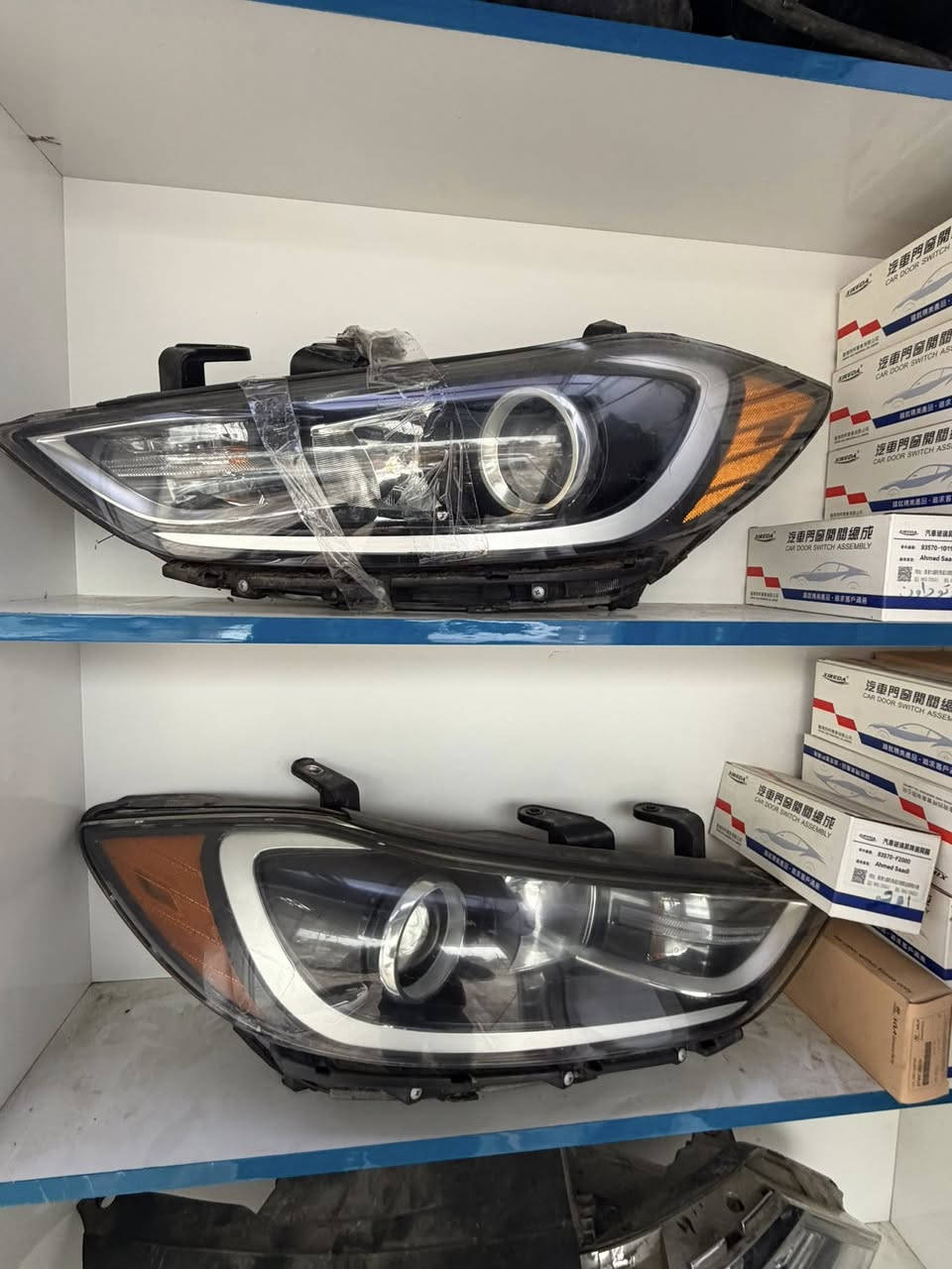 لايت تفصيخ اصلي
لايت النترا امريكي 2017_2018 
سعر الزوج ٣٢٥ 
العنوان بغداد 
فرع الشعله 
فرع الغزاليه 
***********
