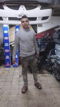 قطع غيار • جيلي • الانسر