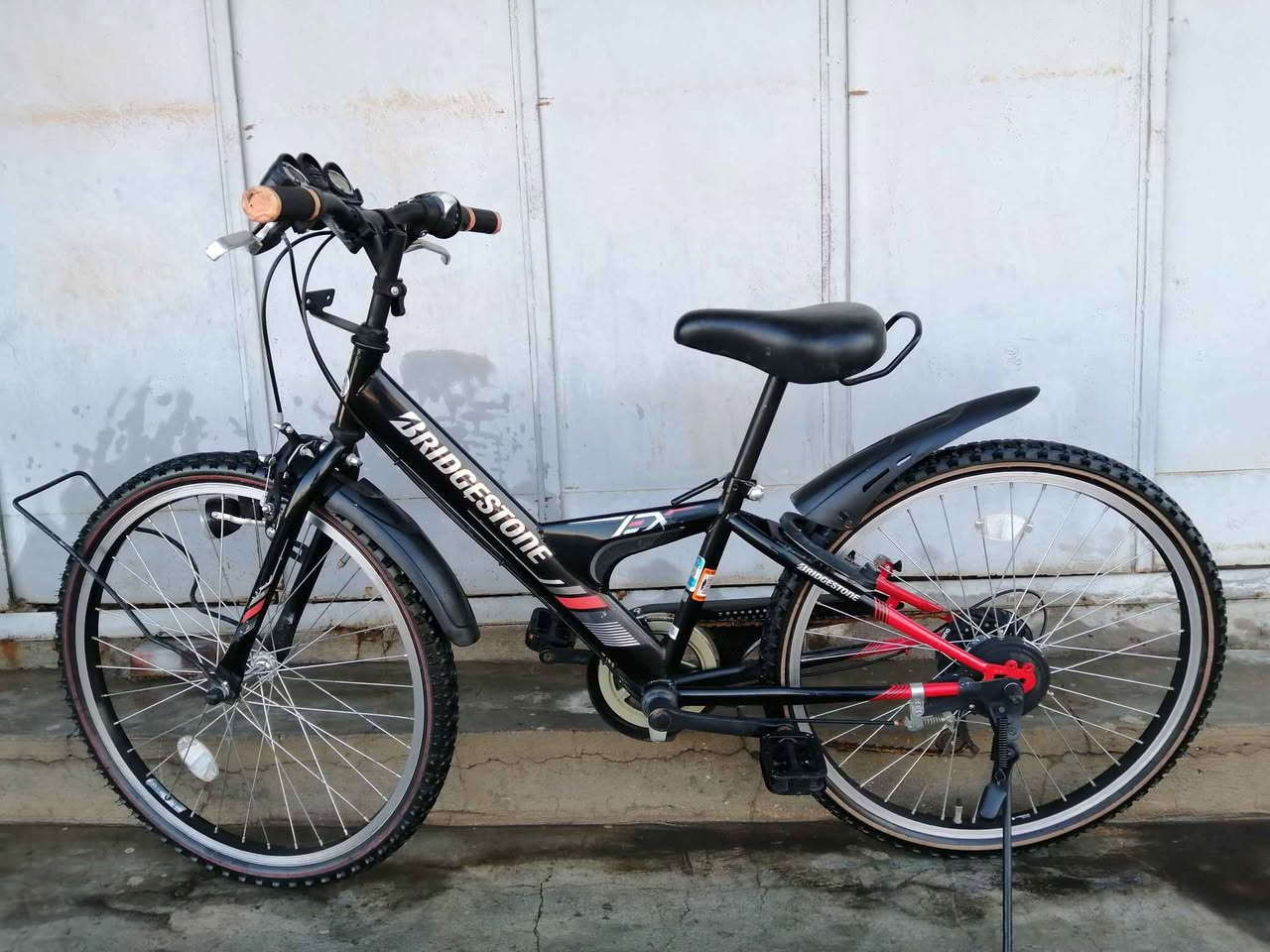 سلام عليكم
وصول وجبة جديدة
بايسكل للبيع باله ياباني حجم 24 كيمو جبلي تاير عريض سته كير ماركة برجستون ياباني اصل سوبر لوك بالكارتون نظافة100%

عنوان محل :كركوك حرية _مقابل تكية و جامع شيخ محمد _يم ملعب دولي شورجة.
رقم موبايل :***********
