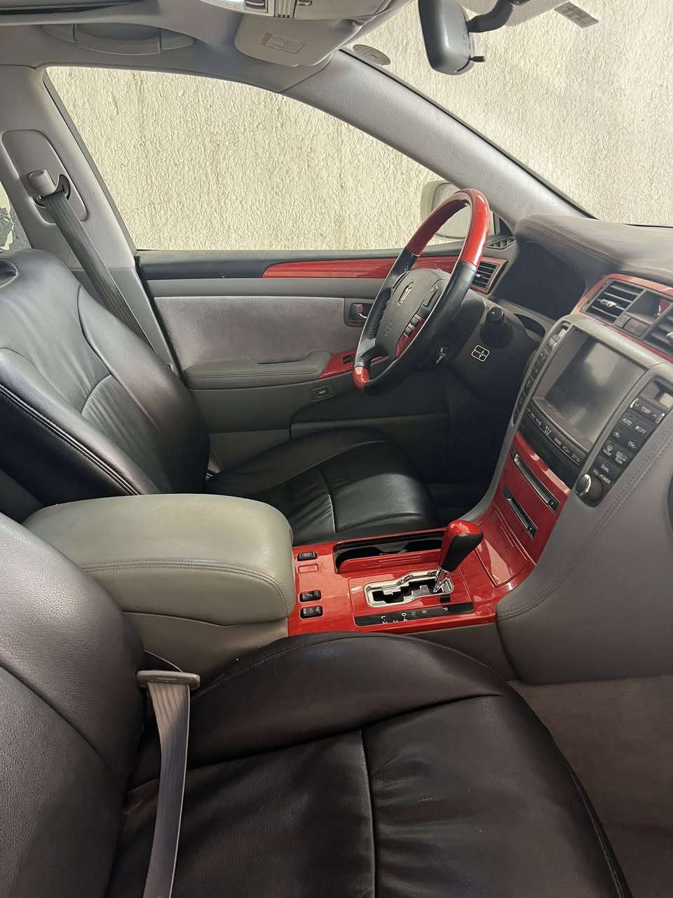 السلام عليكم سيارات كراون للبيع
تسجيل جديد مزاد حاويه 
المكان البصره ابو الخصيب
***********
