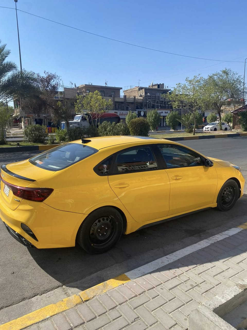 �السيارة : 🚗 Kia Forte 2022 GT‑Line
🔷سنة الصنع : 2022

🔷اللوحة : بغداد (شرط التحويل)

🔶السعر : 1٣٨ورقة بيه مجال للشراي

🔷الضرر : ٤ قطع

🔷المواصفات: 🔥

🔹حجم المحرك 4 سلندر 2.0L

🔹فتحه سقف بانورامي  🌅

🔹صندوق ذكي (يفتح عند الاقتراب)

🔹سقف كنتارا اسود

🔹نظام صوت 12سماعة Harman Kardon🔊

🔹تدفئة + تبريد للمقاعد الأمامية

🔹شاحن لاسلكي + أوتو هولد

🔹دفع أمامي FWD

🔹عداد المسافة  (131,450)

🔹كاميرا خلفية + رادار أمامي وجانبي نقطه عمياء

🔹تنبيه الخروج عن المسار 🚦

🔹غرفة داخلية جلد اسود

🔹كرسي السائق كهرباء بالكامل

🔹ويل حجم 16 مع إطارات بحالة ممتازة

🔹3 وضعيات للقيادة

🔹إنارة ترحيب ✨

🔹مصابيح LED بالكامل

🔹شاشة تحكم بالمواصفات والقيادة

🔹فول تحكم ستيرن + ستيرن كهرباء

🔹بصمة أبواب وتشغيل عن بعد

🔹السيارة فول الفول مواصفات بدون نقص

📍المكان: بغداد

📞للتواصل :- ***********– ***********

