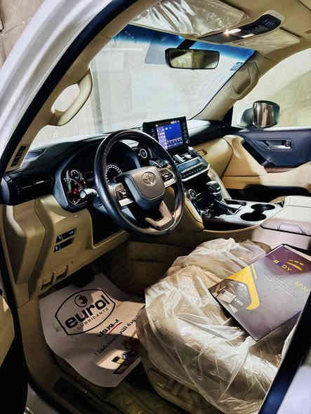 السلام عليكم للبيع لاندكروز
موديل 2022 شركه ساز
ماشيه 31
مكينه 4000.
V6 تنفس طبيعي

مكفوله كفاله عامه
السعر 660 $وبيه مجال بسيط
الاتصال : ***********
