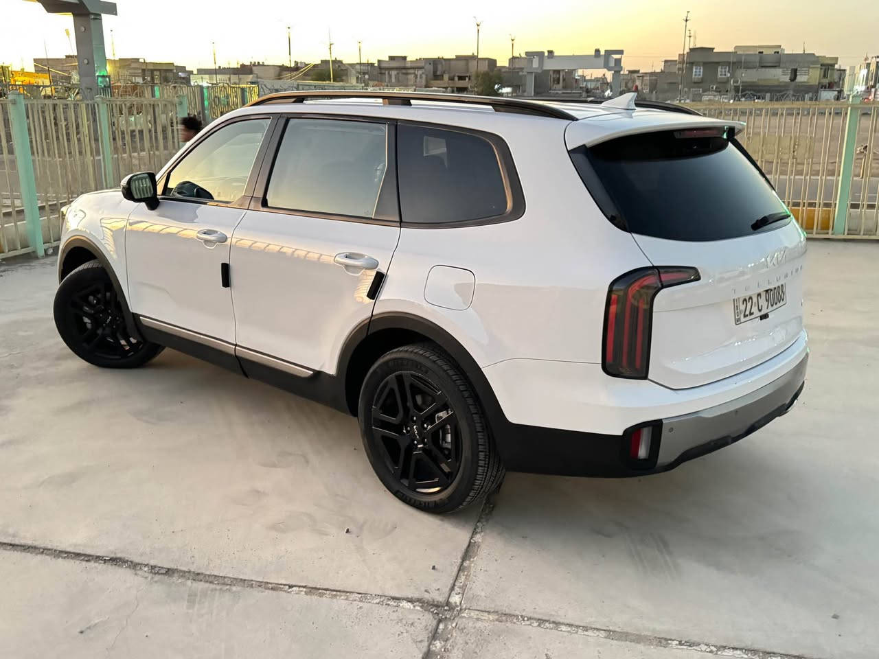 كيا تولرايد 2023 فول موصفات 1/1 اعلئ فئه رقم اربيل تريد وكاله تريد تحويل وارد امريكي حادثه جاملغ وبنيد بدون ضرر داخلي وبيه مكانات صبغ مكينه كير كهربائيات حداده تخم تاير كله جديد عل وضع الشركه مكينه 6 سلندر ماشيه 38km / سياره جاهزه من كلشي ما ناقصه شي السعر 263$ وبيها مجال 
الاستفسار // *********** البصرة, العراق
