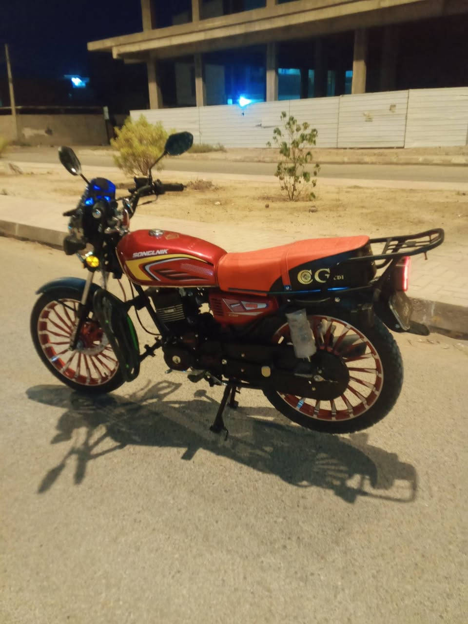 2026 محرك 200 سي بي اف ضاقطه وزنجيل
بيه ورقه وحده بصمات 2 تشغيل عن بعد دراجه بعدهي شركه سعر 975 العنوان الرمادي الحوز***********
