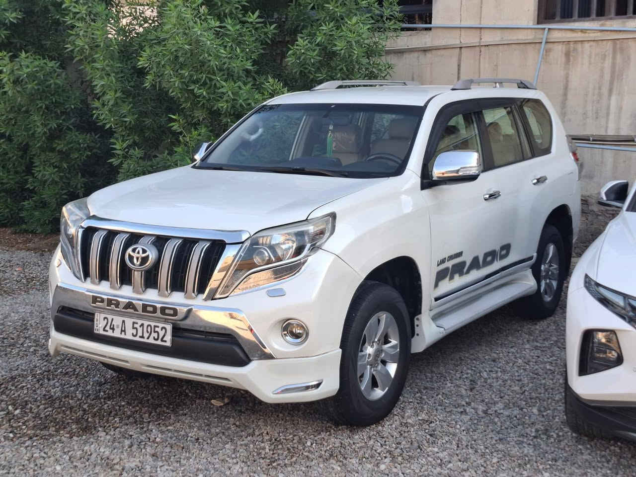 برادو
2009
محدث 17
السعر خاص 
رقم الهاتف:***********
تفاصيل بيها ظربة بل جاملغ جهة السايق كما موظح بل سونار
