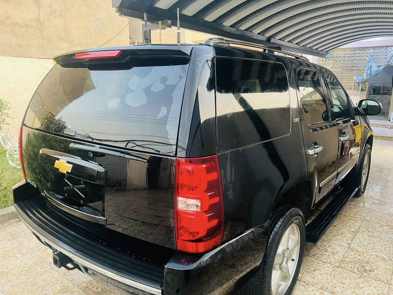 السلام عليكم 
جديد جديد جديد 
للبيع تاهو 2014 ادوات LTZ فول مواصفات 
مكفولة من الكص ومن السرقة 

مكفولة كير ومكينه واكسل 
المواصفات 
دوسات كهربائيه شفط ( تفتح الباب ينزلن الدوسات)
كشنات جلد 
كشنات كهربائي 
شاشة بل دشبول 
شاشة بل قماره 
كشنات منفصل(ملكي ) 
كامره خلفية 
كشنات تدفئه 
ويل كب 
باب خلفي كهربائي 

معروفه مواصفات LTZ 
بيها اهواي مواصفات 
السعر 110 وبيها مجال 
العنوان بغداد 
الهاتف/ ‭***********
