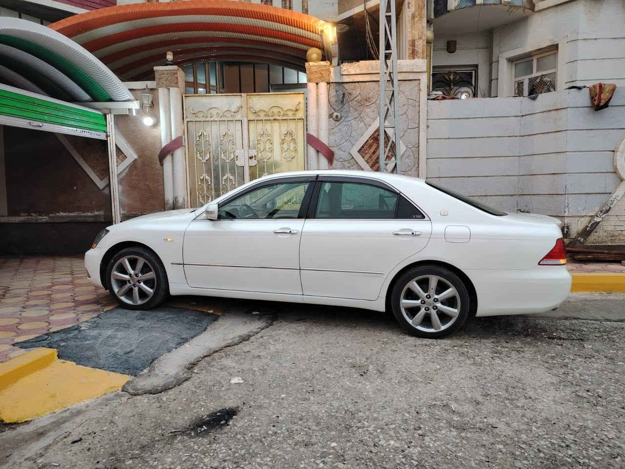 السلام عليكم سياره ادوات موديل 2004كفاله عامه من الصبغ والكص ومن أي شي كفاله عامه حتى من اليابان لون ابيض صدفي ويل دنكه  شاصي 80تحوير درجه اولى السياره نظيفه ميه بالمية السياره نهائيا ماماشيه وصول جديد فتحه مكفوله من الشخص السياره دكمتين العنوان النجف السعر 90وبيها مجال الاستفسار الاتصال على الرقم ***********
