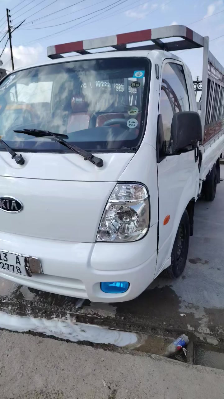 السلام عليكم كيا حمل للبيع موديل 2006 ماكينه بها خيط تبخير تخم تاير جير كله جديد خير من الله عنوان بغداد حي النصر سعر ب 72 وبيها مجال للطيبين شيء قليل ***********
