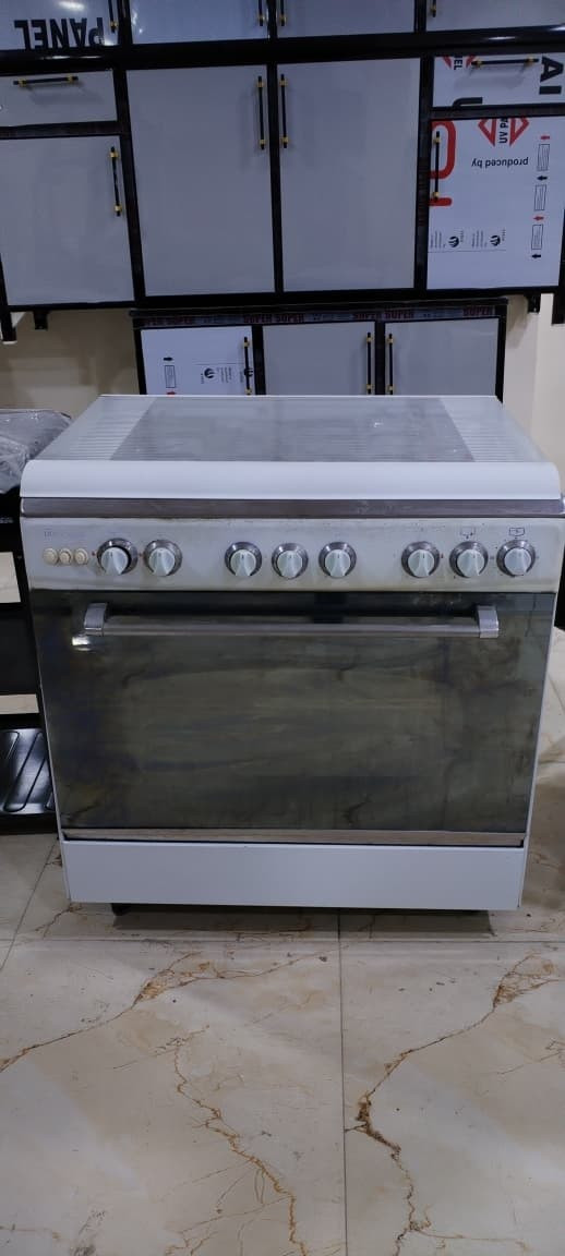 طباخ مستخدم نضيف كلش سعره جدا مناسب  للستفسار أكثر الاتصال او مراسله وتساب ***********
