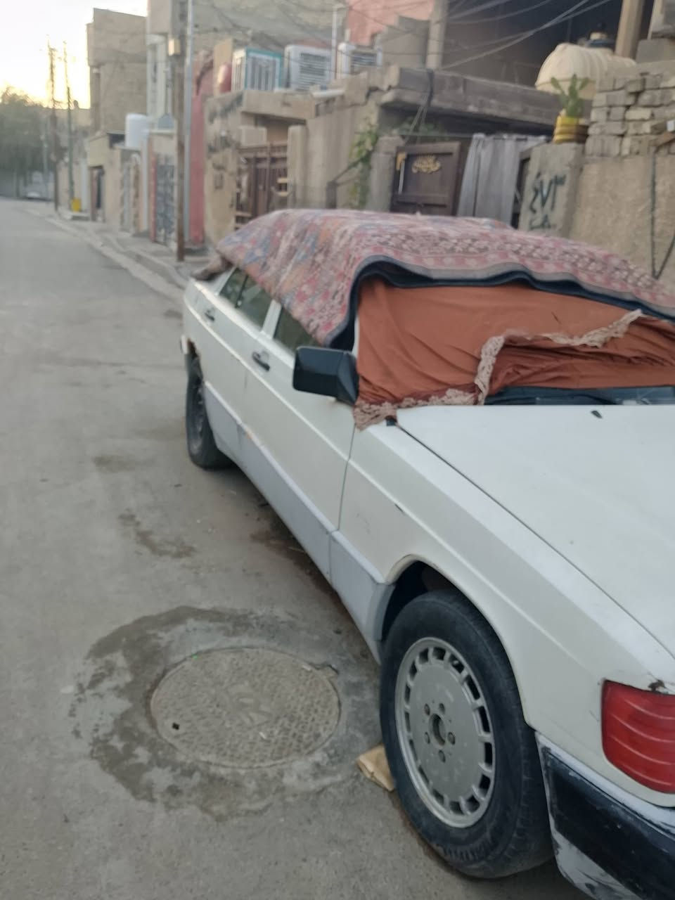 سلام عليكم مارسدس 190كيرومحرك بطه مكفولات رقم دياله بسمي متروكه سعر30وبيهه مجال ***********مكاني بغدادشعب
