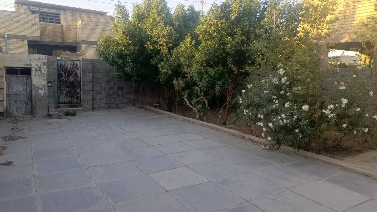 السلام عليكم بيت لليجار مكان رشاد قريب عله شارع تانكي وشارع التكاتك ايجاره  150رقمي ***********
