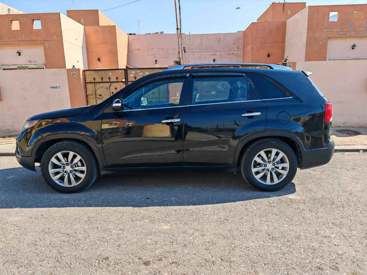 السلام عليكم
سورينتو وارد امريكي فول مواصفات 2011محرك 6بانوراما وبصمه
السياره بيها هوايه مواصفات ومعروفه مواصفاتها ..رقم اربيل الدولي
محرك والكير بشرط.ضررها فقط بنيد مبدل بلادي بدون دواخل أو ايرباك مكانها اربيل سعرها 147وبيها مجال 
للتواصل ***********واتس أو ڤايبر
