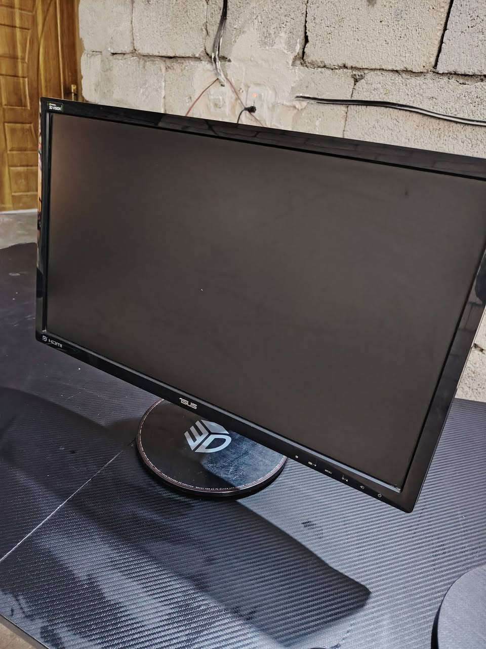 كيس مع شاشه وميز وعاكسه للبيع
المواصفات..
 Cbu I7 7800
Gbu 2060 6gb
Ram 32 3200hz
Mtb Z370b
Pwr 600
Hdd 1tb
M.2 120
سعر الكيس 600
شاشه  asus 24 144hz    سعره 150 بيه ضربه كلش بصيطه
شاشه ثانيه حجمه  24 100hz سعره 100
عاكسه ماكزما اخت الجديده سعره 500 قفل مع البطاريات
البطاريات 150 × 2
الميز سعره 250 كلش نضيف  مترين × 60  والارتفاع يوصل متر ونص كهربائي تكدر تتحكم بي
التواصل خاص او واتس... ***********
