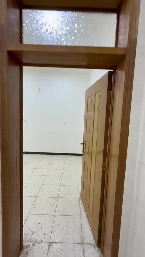 السلام عليكم بيت للايجار ب المهديه الثالثه ١٠٠ متر  طابقين الطابق الاول صالة ومطبخ وغرفه جبيره وصحيات الطابق الثاني غرفتين كبار وصحياة للاستفسار ***********
