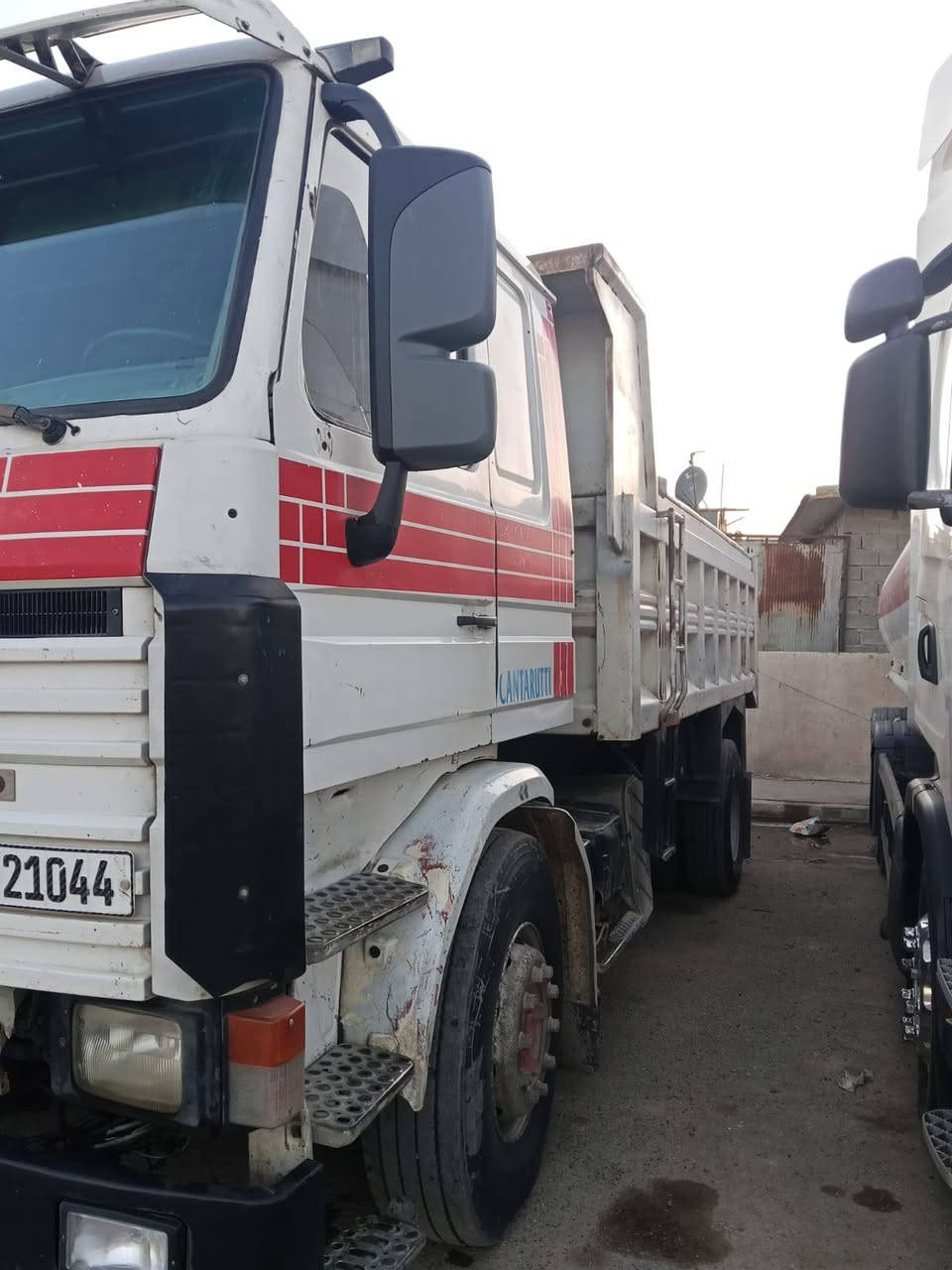 السلام عليكم
سكانيه 113 للبيع مكينه 88 سوده كير 5/5 مكينه مخفت جديد سياره خير من الله كبل للشغل رقم انكليزي سنوي جديد العنوان بغداد السعر 170 وبيه مجال ***********
