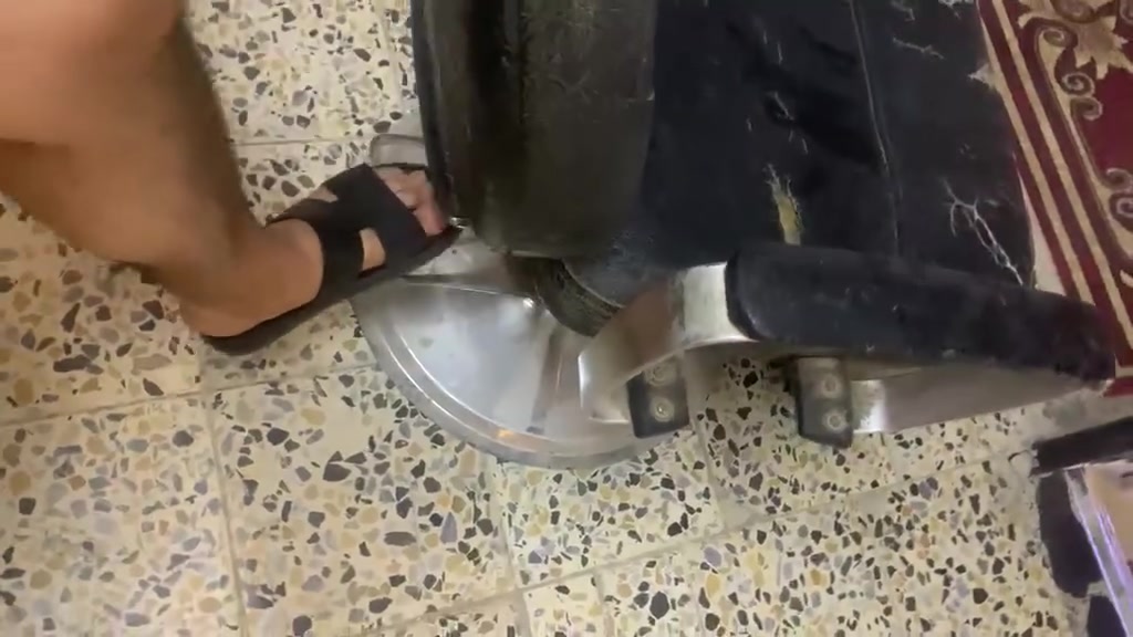 كرسي للبيع جك نضيف صينيه نضيفه
***********
