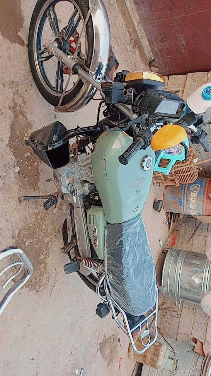 سلام عليكم دراجه ايراني موديل 23 خمسه كير دراجه خير من الله جديده اوراق موجوده
السعر 550 وبيهه مجل مكاني جزيره بغداد السياحيه  9 0772147878


**إذا كنت صاحب هذا الإعلان وتريد حذفه لأي سبب، رجاءا أرسل رسالة إلى الدعم الفني**