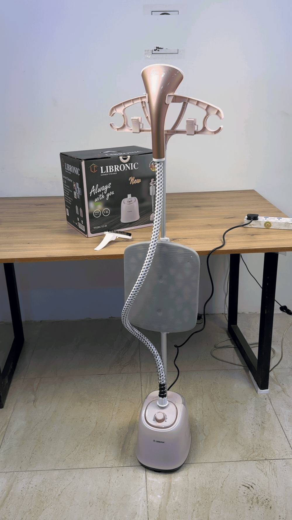 ✨ ودّع المكواة التقليدية وجرّب القوة البخارية ✨

مكواة البخار العمودية LIBRONIC LC-26 👕💨

🔥 تسخين سريع وبخار قوي يزيل التجاعيد خلال ثوانٍ!

💦 خزان كبير 1.6 لتر لتشغيل طويل دون تعبئة متكررة

👚 آمنة على كل الأقمشة – من الحرير إلى الجينز

💪 تصميم عملي بعلاقات وعمود قابل للتعديل

🧤 مع قفاز وملحقات كاملة لراحة وأمان أكبر

الأناقة تبدأ من التفاصيل… والبخار سر الإطلالة المثالية 🌟